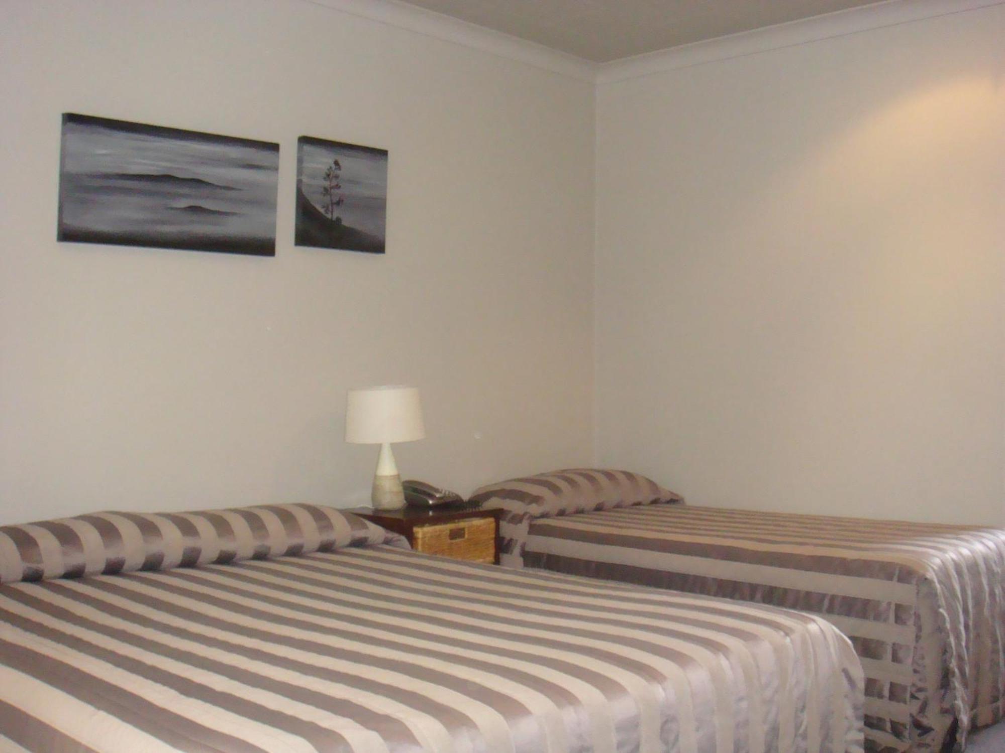 Bristol Motel Upper Hutt Exterior photo