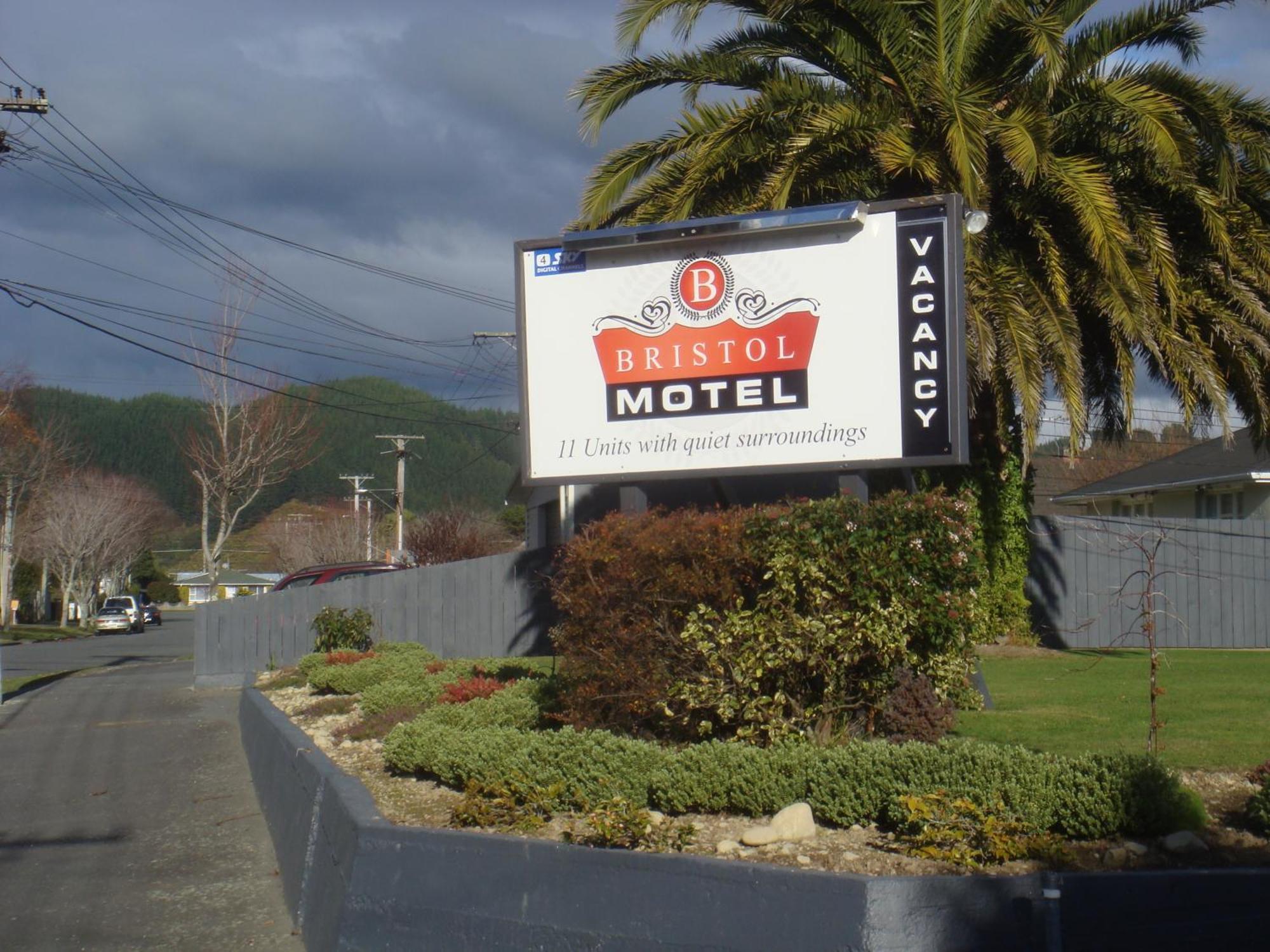 Bristol Motel Upper Hutt Exterior photo